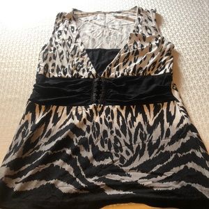 Women’s L black and white top
